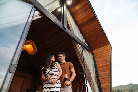 felipe-lopes-fotografia-fotografo-em-osorio-litoral-norte-gaucho-rs-ensaio-de-pre-wedding-pre-casamento-save-the-date-externo-por-do-sol-cabanas-aurora-em-santo-antonio-da-patrulha-morro-natureza-leve-descontraido-espontaneo-casal-de-noivos'