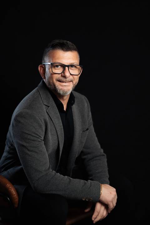 felipe-lopes-fotografia-fotografo-em-osorio-litoral-norte-gaucho-rs-ensaio-empresarial-retratos-equipe-loja-de-carros-em-tramandai-montana-veiculos'