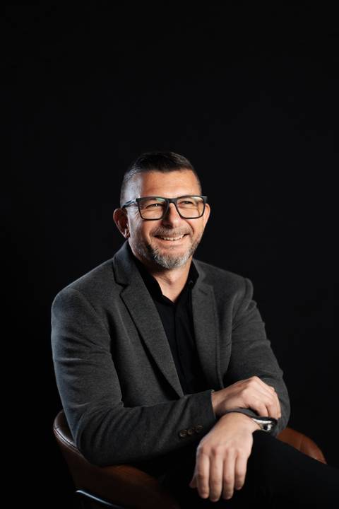 felipe-lopes-fotografia-fotografo-em-osorio-litoral-norte-gaucho-rs-ensaio-empresarial-retratos-equipe-loja-de-carros-em-tramandai-montana-veiculos'