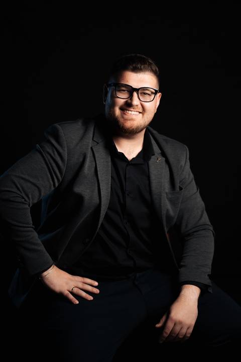 felipe-lopes-fotografia-fotografo-em-osorio-litoral-norte-gaucho-rs-ensaio-empresarial-retratos-equipe-loja-de-carros-em-tramandai-montana-veiculos'