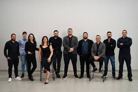 felipe-lopes-fotografia-fotografo-em-osorio-litoral-norte-gaucho-rs-ensaio-empresarial-retratos-equipe-loja-de-carros-em-tramandai-montana-veiculos'