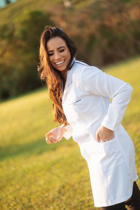 felipe-lopes-fotografia-fotografo-em-osorio-litoral-norte-gaucho-rs-ensaio-de-toga-de-formatura-medicina-externo-por-do-sol-golden-hour-em-santo-antonio-da-patrulha'