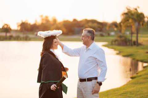 felipe-lopes-fotografia-fotografo-em-osorio-litoral-norte-gaucho-rs-ensaio-de-toga-de-formatura-medicina-externo-por-do-sol-golden-hour-em-santo-antonio-da-patrulha'