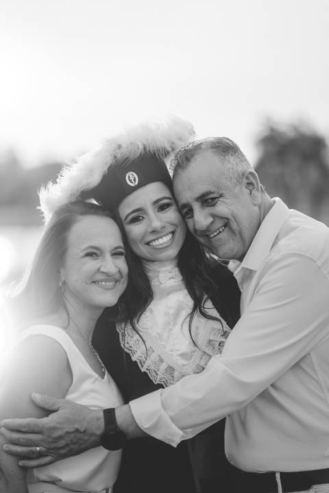 felipe-lopes-fotografia-fotografo-em-osorio-litoral-norte-gaucho-rs-ensaio-de-toga-de-formatura-medicina-externo-por-do-sol-golden-hour-em-santo-antonio-da-patrulha'