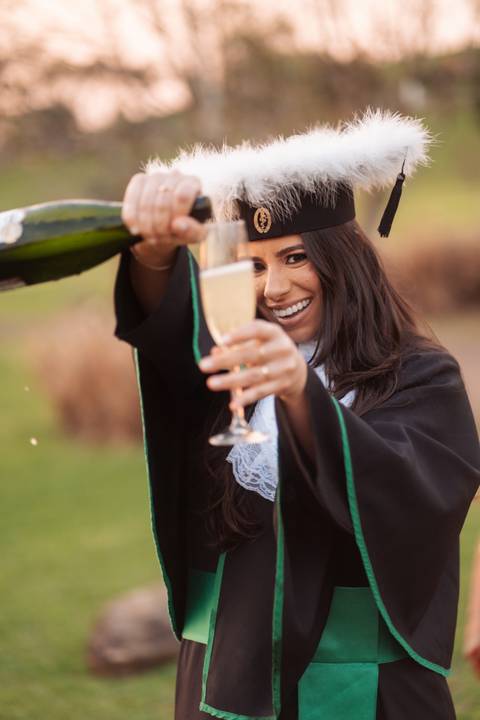felipe-lopes-fotografia-fotografo-em-osorio-litoral-norte-gaucho-rs-ensaio-de-toga-de-formatura-medicina-externo-por-do-sol-golden-hour-em-santo-antonio-da-patrulha'