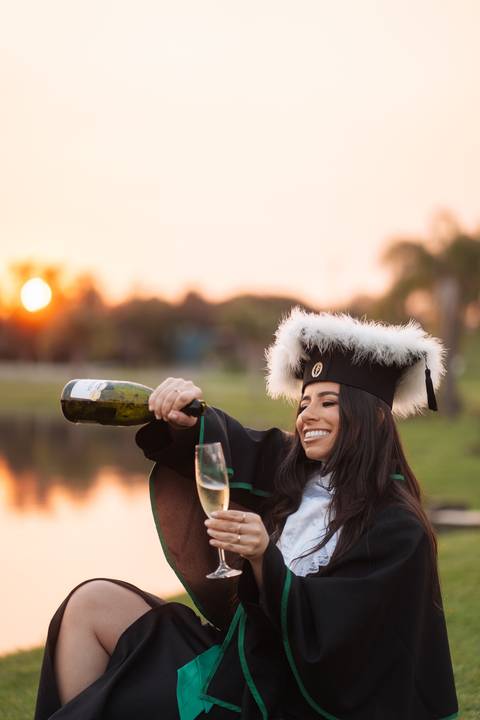 felipe-lopes-fotografia-fotografo-em-osorio-litoral-norte-gaucho-rs-ensaio-de-toga-de-formatura-medicina-externo-por-do-sol-golden-hour-em-santo-antonio-da-patrulha'