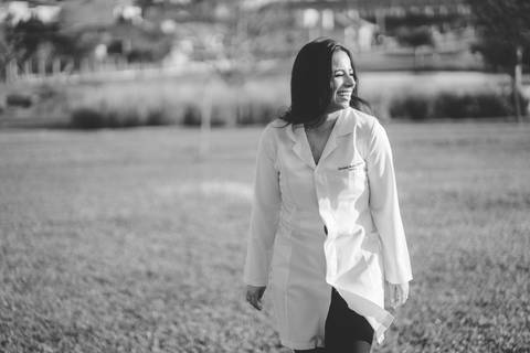 felipe-lopes-fotografia-fotografo-em-osorio-litoral-norte-gaucho-rs-ensaio-de-toga-de-formatura-medicina-externo-por-do-sol-golden-hour-em-santo-antonio-da-patrulha'