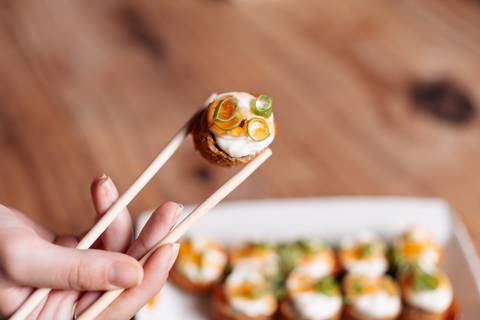 felipe-lopes-fotografia-fotografo-em-osorio-litoral-norte-gaucho-rs-ensaio-de-marca-de-sushi-fotos-catalago-comida'