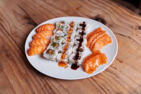 felipe-lopes-fotografia-fotografo-em-osorio-litoral-norte-gaucho-rs-ensaio-de-marca-de-sushi-fotos-catalago-comida'