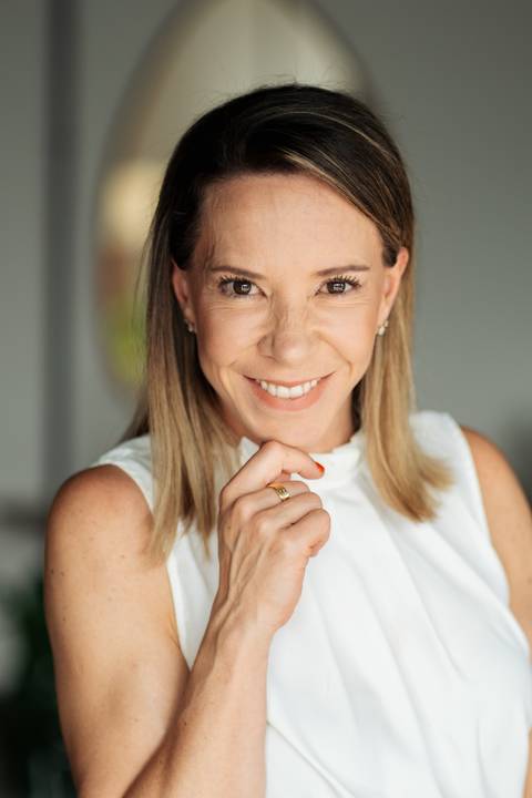 felipe-lopes-fotografia-fotografo-em-osorio-rio-grande-do-sul-litoral-norte-ensaio-empresarial-em-casa-dra-betania-ginecologista-em-santo-antonio-da-patrulha-retratos-profissionais-espontaneos'