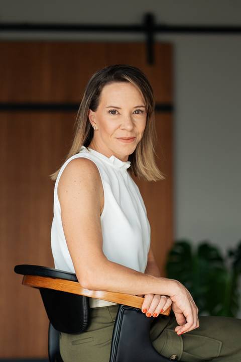 felipe-lopes-fotografia-fotografo-em-osorio-rio-grande-do-sul-litoral-norte-ensaio-empresarial-em-casa-dra-betania-ginecologista-em-santo-antonio-da-patrulha-retratos-profissionais-espontaneos'