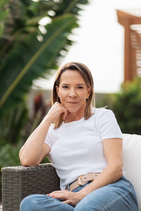 felipe-lopes-fotografia-fotografo-em-osorio-rio-grande-do-sul-litoral-norte-ensaio-empresarial-em-casa-dra-betania-ginecologista-em-santo-antonio-da-patrulha-retratos-profissionais-espontaneos'