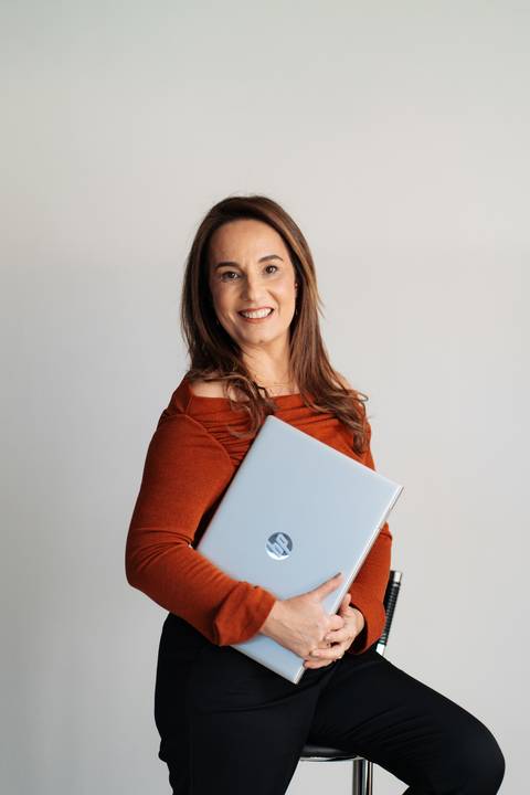 felipe-lopes-fotografia-fotógrafo-em-osorio-ensaio-feminino-50-anos-estúdio-movel-empresarial-e-pessoal-externo-natureza-sol-violao'