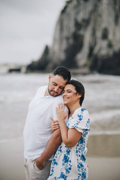 felipe-lopes-fotografia-fotografo-em-osorio-litoral-norte-gaucho-rs-ensaio-de-casamento-pre-wedding-em-torres-parque-da-guarita-externo-espontaneo-descontraido-praia-areia-mar'