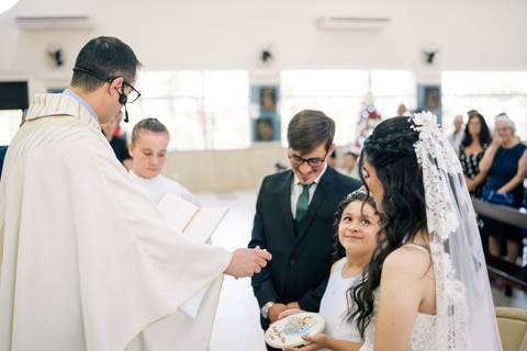 felipe-lopes-fotografia-fotografo-em-osorio-litoral-norte-gaucho-rs-cerimonia-de-casamento-na-igreja-católica-noivos-jovens-recepcao-de-casamento'