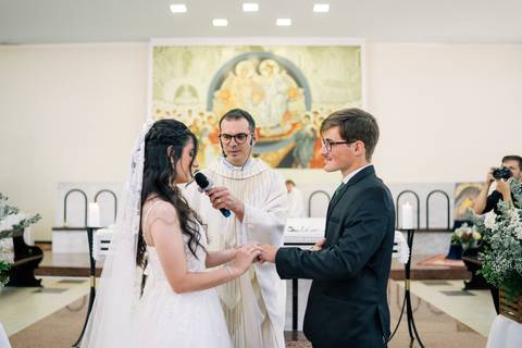 felipe-lopes-fotografia-fotografo-em-osorio-litoral-norte-gaucho-rs-cerimonia-de-casamento-na-igreja-católica-noivos-jovens-recepcao-de-casamento'