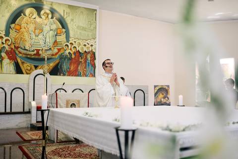 felipe-lopes-fotografia-fotografo-em-osorio-litoral-norte-gaucho-rs-cerimonia-de-casamento-na-igreja-católica-noivos-jovens-recepcao-de-casamento'