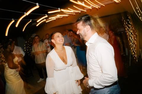 felipe-lopes-fotografia-fotografo-em-osorio-rio-grande-do-sul-cerimonia-de-casamento-intimista-recepcao-e-festa-em-casa-piscina-banda-casal-jovem-noivos-em-xangri-la'