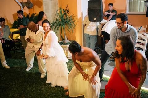 felipe-lopes-fotografia-fotografo-em-osorio-rio-grande-do-sul-cerimonia-de-casamento-intimista-recepcao-e-festa-em-casa-piscina-banda-casal-jovem-noivos-em-xangri-la'