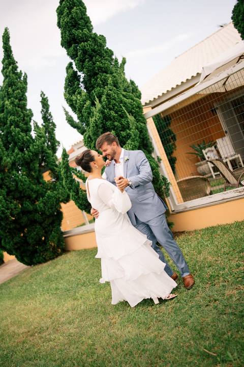 felipe-lopes-fotografia-fotografo-em-osorio-rio-grande-do-sul-cerimonia-de-casamento-intimista-recepcao-e-festa-em-casa-piscina-banda-casal-jovem-noivos-em-xangri-la'