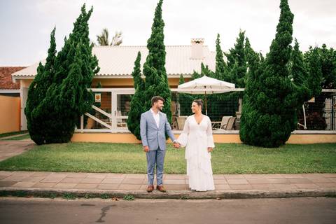felipe-lopes-fotografia-fotografo-em-osorio-rio-grande-do-sul-cerimonia-de-casamento-intimista-recepcao-e-festa-em-casa-piscina-banda-casal-jovem-noivos-em-xangri-la'