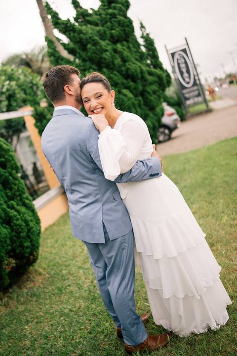 felipe-lopes-fotografia-fotografo-em-osorio-rio-grande-do-sul-cerimonia-de-casamento-intimista-recepcao-e-festa-em-casa-piscina-banda-casal-jovem-noivos-em-xangri-la'