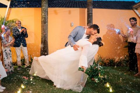 felipe-lopes-fotografia-fotografo-em-osorio-rio-grande-do-sul-cerimonia-de-casamento-intimista-recepcao-e-festa-em-casa-piscina-banda-casal-jovem-noivos-em-xangri-la'