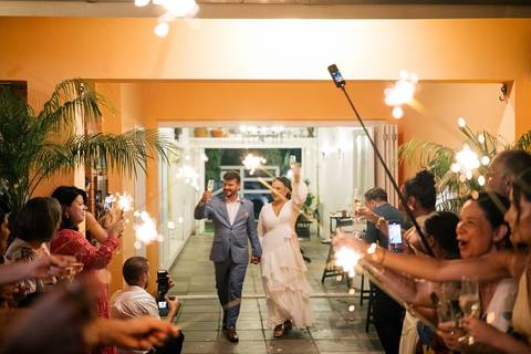 felipe-lopes-fotografia-fotografo-em-osorio-rio-grande-do-sul-cerimonia-de-casamento-intimista-recepcao-e-festa-em-casa-piscina-banda-casal-jovem-noivos-em-xangri-la'