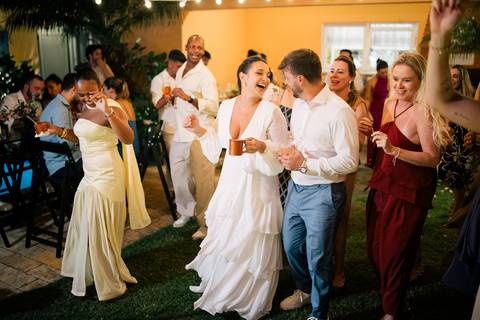 felipe-lopes-fotografia-fotografo-em-osorio-rio-grande-do-sul-cerimonia-de-casamento-intimista-recepcao-e-festa-em-casa-piscina-banda-casal-jovem-noivos-em-xangri-la'