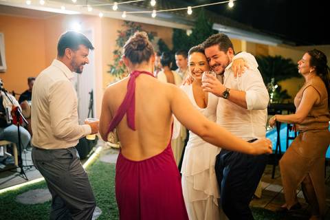 felipe-lopes-fotografia-fotografo-em-osorio-rio-grande-do-sul-cerimonia-de-casamento-intimista-recepcao-e-festa-em-casa-piscina-banda-casal-jovem-noivos-em-xangri-la'