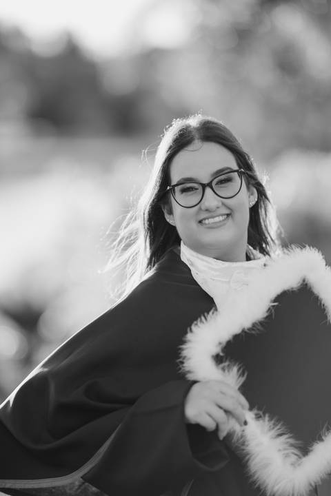 felipe-lopes-fotografia-fotografo-em-osorio-litoral-norte-do-rio-grande-do-sul-ensaio-de-toga-turma-de-formandos-curso-de-administracao-FURG-santo-antonio-da-patrulha-ensaio-externo-retrato-espontaneo-leve-natureza-por-do-sol'