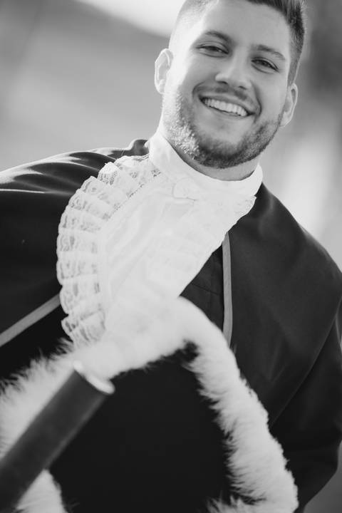 felipe-lopes-fotografia-fotografo-em-osorio-litoral-norte-do-rio-grande-do-sul-ensaio-de-toga-turma-de-formandos-curso-de-administracao-FURG-santo-antonio-da-patrulha-ensaio-externo-retrato-espontaneo-leve-natureza-por-do-sol'