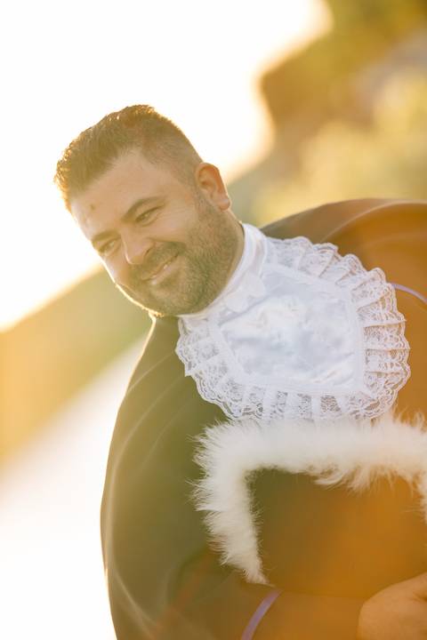 felipe-lopes-fotografia-fotografo-em-osorio-litoral-norte-do-rio-grande-do-sul-ensaio-de-toga-turma-de-formandos-curso-de-administracao-FURG-santo-antonio-da-patrulha-ensaio-externo-retrato-espontaneo-leve-natureza-por-do-sol'