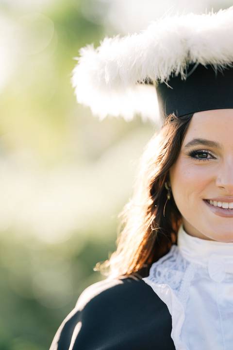 felipe-lopes-fotografia-fotografo-em-osorio-litoral-norte-do-rio-grande-do-sul-ensaio-de-toga-turma-de-formandos-curso-de-administracao-FURG-santo-antonio-da-patrulha-ensaio-externo-retrato-espontaneo-leve-natureza-por-do-sol'