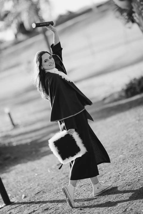 felipe-lopes-fotografia-fotografo-em-osorio-litoral-norte-do-rio-grande-do-sul-ensaio-de-toga-turma-de-formandos-curso-de-administracao-FURG-santo-antonio-da-patrulha-ensaio-externo-retrato-espontaneo-leve-natureza-por-do-sol'