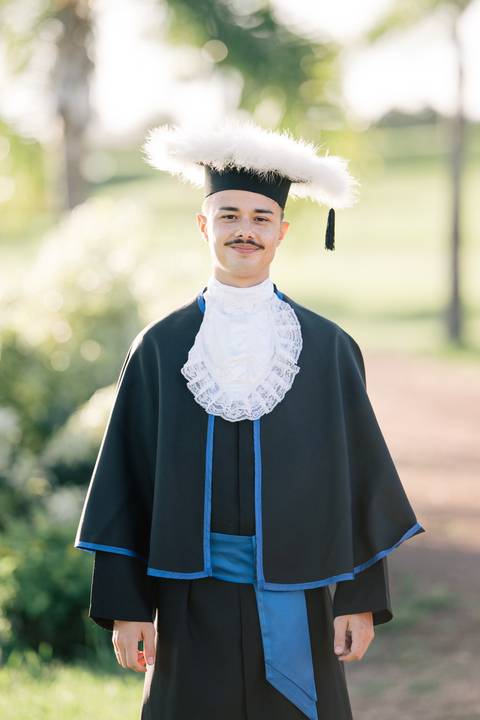 felipe-lopes-fotografia-fotografo-em-osorio-litoral-norte-do-rio-grande-do-sul-ensaio-de-toga-turma-de-formandos-curso-de-administracao-FURG-santo-antonio-da-patrulha-ensaio-externo-retrato-espontaneo-leve-natureza-por-do-sol'