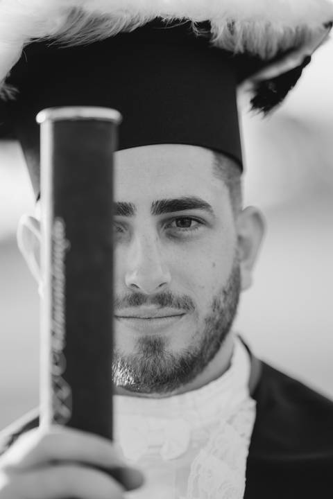 felipe-lopes-fotografia-fotografo-em-osorio-litoral-norte-do-rio-grande-do-sul-ensaio-de-toga-turma-de-formandos-curso-de-administracao-FURG-santo-antonio-da-patrulha-ensaio-externo-retrato-espontaneo-leve-natureza-por-do-sol'