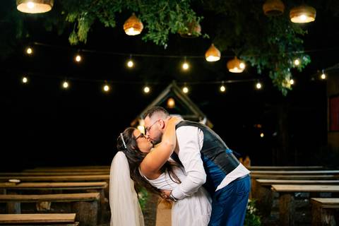 fotografo-em-osorio-litoral-norte-rio-grande-do-sul-felipe-lopes-fotografia-cerimonia-de-casamento-externo-por-do-sol-natureza-paisagem-campo-no-delicias-da-cancela-em-santo-antonio-da-patrulha-noivos'