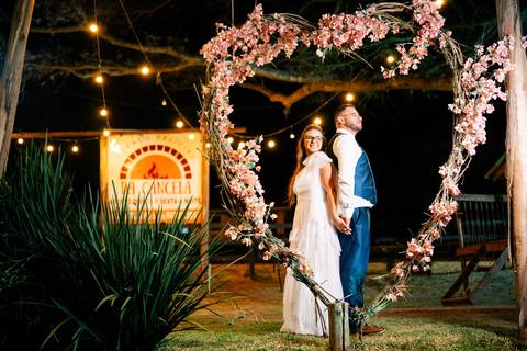 fotografo-em-osorio-litoral-norte-rio-grande-do-sul-felipe-lopes-fotografia-cerimonia-de-casamento-externo-por-do-sol-natureza-paisagem-campo-no-delicias-da-cancela-em-santo-antonio-da-patrulha-noivos'