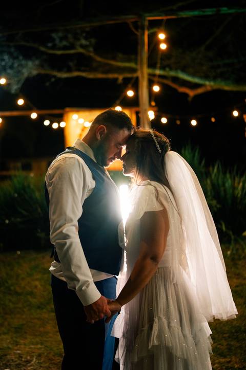 fotografo-em-osorio-litoral-norte-rio-grande-do-sul-felipe-lopes-fotografia-cerimonia-de-casamento-externo-por-do-sol-natureza-paisagem-campo-no-delicias-da-cancela-em-santo-antonio-da-patrulha-noivos'