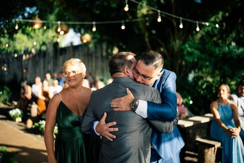 fotografo-em-osorio-litoral-norte-rio-grande-do-sul-felipe-lopes-fotografia-cerimonia-de-casamento-externo-por-do-sol-natureza-paisagem-campo-no-delicias-da-cancela-em-santo-antonio-da-patrulha-noivos'