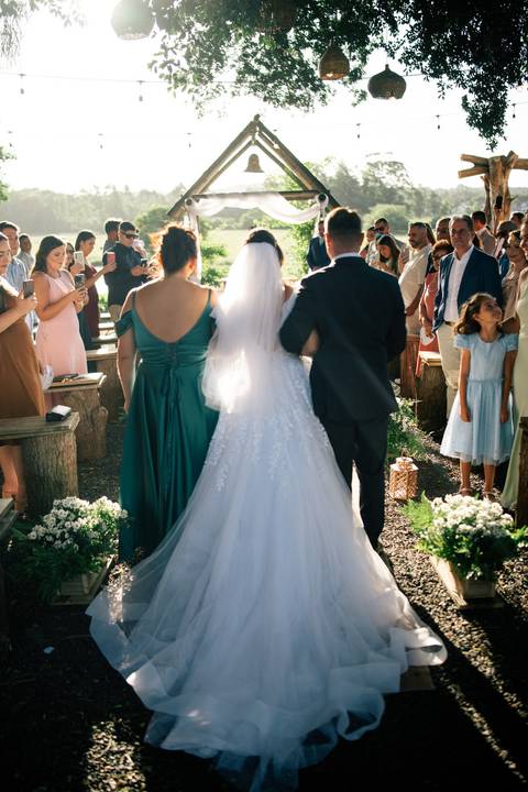 fotografo-em-osorio-litoral-norte-rio-grande-do-sul-felipe-lopes-fotografia-cerimonia-de-casamento-externo-por-do-sol-natureza-paisagem-campo-no-delicias-da-cancela-em-santo-antonio-da-patrulha-noivos'