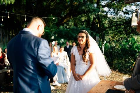 fotografo-em-osorio-litoral-norte-rio-grande-do-sul-felipe-lopes-fotografia-cerimonia-de-casamento-externo-por-do-sol-natureza-paisagem-campo-no-delicias-da-cancela-em-santo-antonio-da-patrulha-noivos'