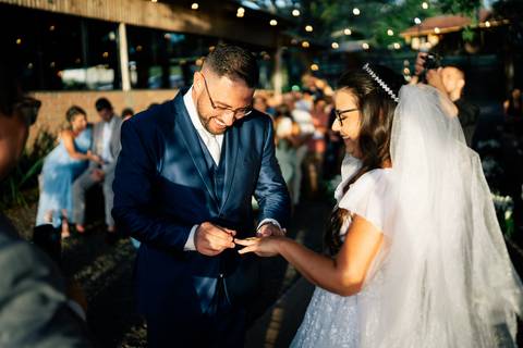 fotografo-em-osorio-litoral-norte-rio-grande-do-sul-felipe-lopes-fotografia-cerimonia-de-casamento-externo-por-do-sol-natureza-paisagem-campo-no-delicias-da-cancela-em-santo-antonio-da-patrulha-noivos'