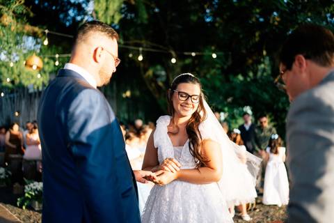 fotografo-em-osorio-litoral-norte-rio-grande-do-sul-felipe-lopes-fotografia-cerimonia-de-casamento-externo-por-do-sol-natureza-paisagem-campo-no-delicias-da-cancela-em-santo-antonio-da-patrulha-noivos'