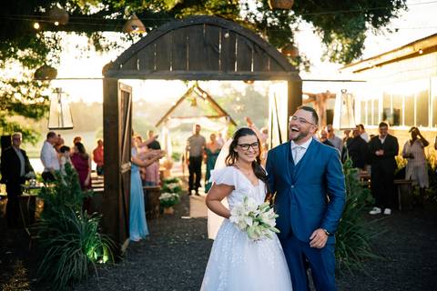 fotografo-em-osorio-litoral-norte-rio-grande-do-sul-felipe-lopes-fotografia-cerimonia-de-casamento-externo-por-do-sol-natureza-paisagem-campo-no-delicias-da-cancela-em-santo-antonio-da-patrulha-noivos'