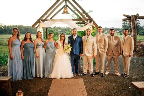 fotografo-em-osorio-litoral-norte-rio-grande-do-sul-felipe-lopes-fotografia-cerimonia-de-casamento-externo-por-do-sol-natureza-paisagem-campo-no-delicias-da-cancela-em-santo-antonio-da-patrulha-noivos'
