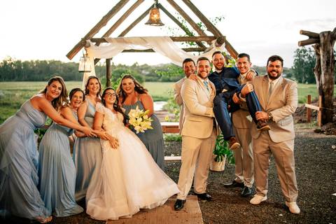 fotografo-em-osorio-litoral-norte-rio-grande-do-sul-felipe-lopes-fotografia-cerimonia-de-casamento-externo-por-do-sol-natureza-paisagem-campo-no-delicias-da-cancela-em-santo-antonio-da-patrulha-noivos'