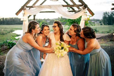 fotografo-em-osorio-litoral-norte-rio-grande-do-sul-felipe-lopes-fotografia-cerimonia-de-casamento-externo-por-do-sol-natureza-paisagem-campo-no-delicias-da-cancela-em-santo-antonio-da-patrulha-noivos'