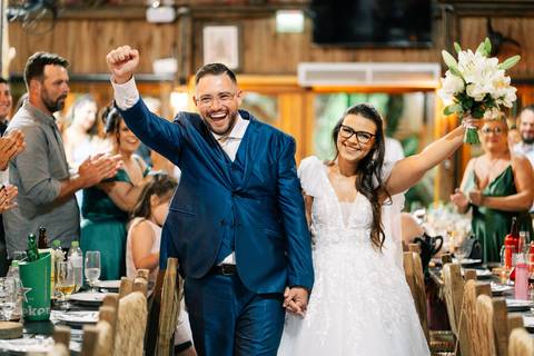 fotografo-em-osorio-litoral-norte-rio-grande-do-sul-felipe-lopes-fotografia-cerimonia-de-casamento-externo-por-do-sol-natureza-paisagem-campo-no-delicias-da-cancela-em-santo-antonio-da-patrulha-noivos'